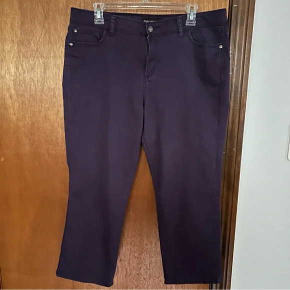 Dana Buchman - Picture 2 of 9